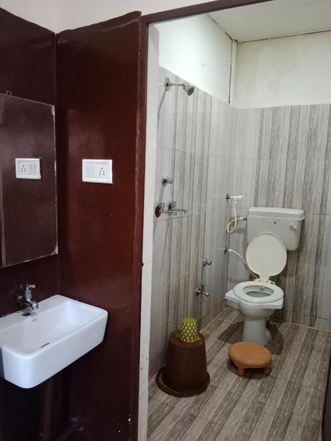 Hotel Nahta Palace Уджайн Екстериор снимка